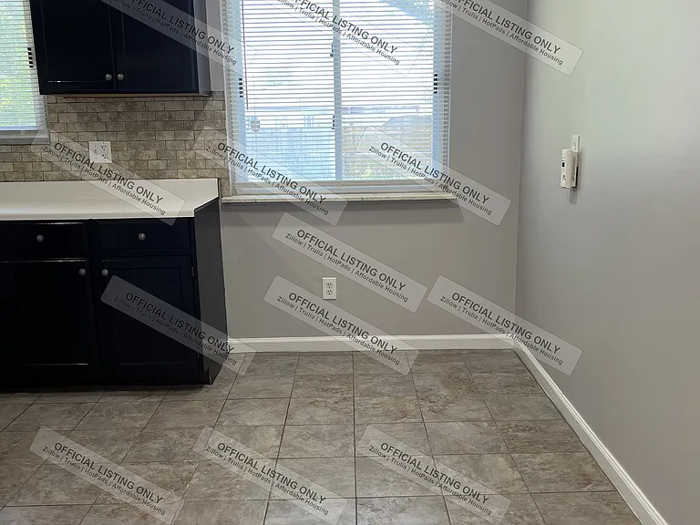 15689 Kerstyn St — Photo 3