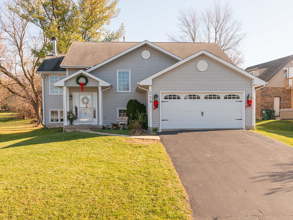 1st image of 319 Candlewick Dr SE