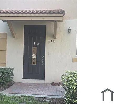 4781 Grand Cypress Cir N — Photo 3