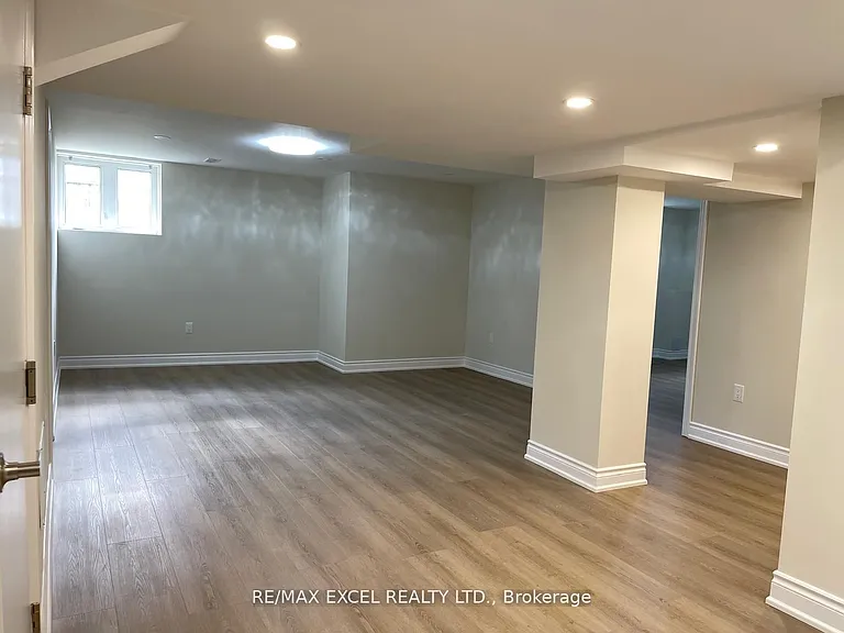 125 Sharavogue Ave #BASEMENT — Photo 4