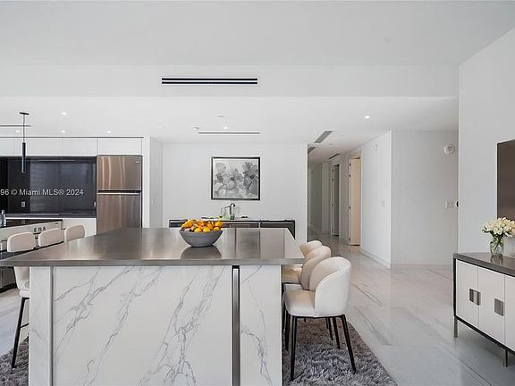 2nd image of 300 Biscayne Boulevard Way #2807