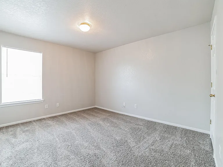 319 Cedar Ridge Dr #B — Photo 13