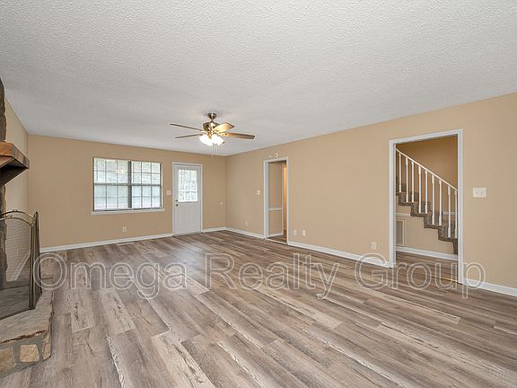 5th image of 1309 Louise Dr SE