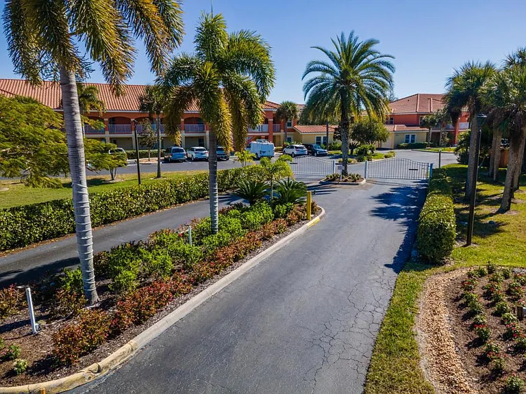 15989 Mandolin Bay Dr — Photo 4