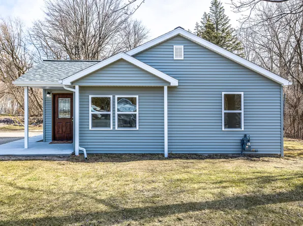 7190 Lakeshore Rd, Fort Gratiot, MI 48059