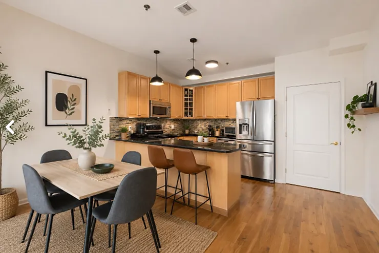 110 Monroe St — Photo 3