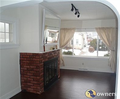 Living Room with fireplace