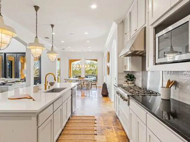 River Oaks Dr — Photo 13