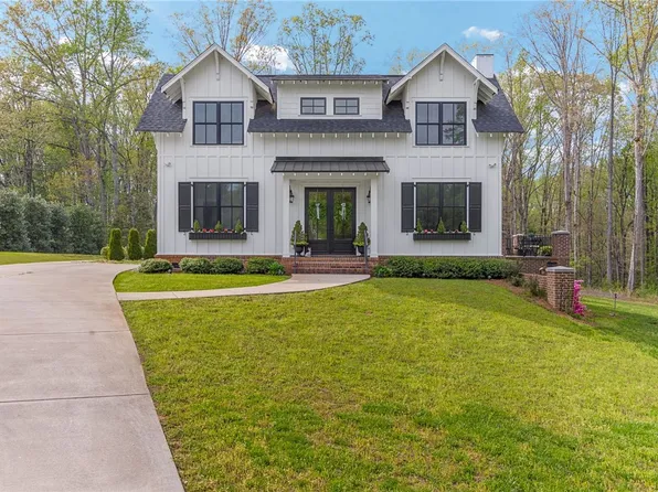 170 Vinland Ct, Easley, SC 29640