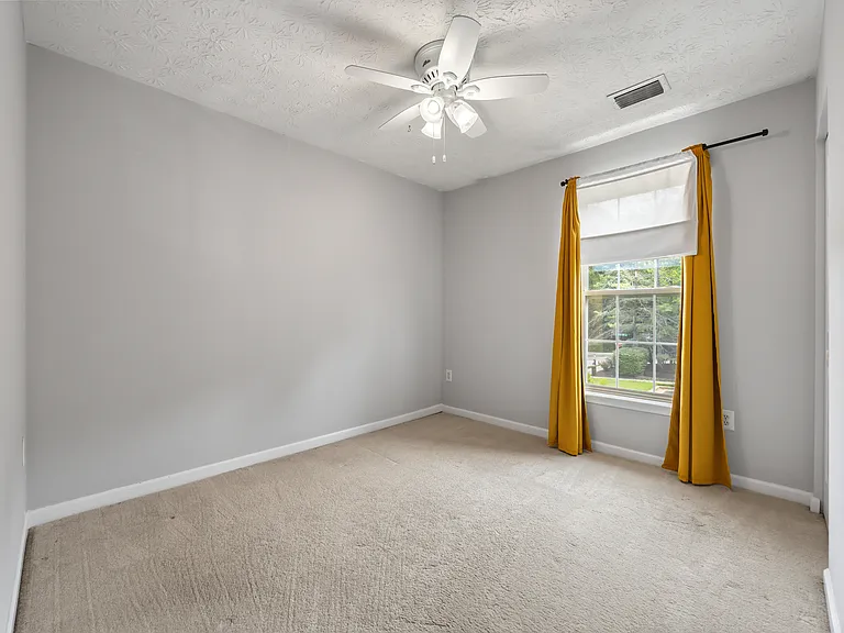 2716 Mapleview Ct — Photo 13