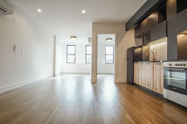 Rented by Lofts and Flats LLC | media 27