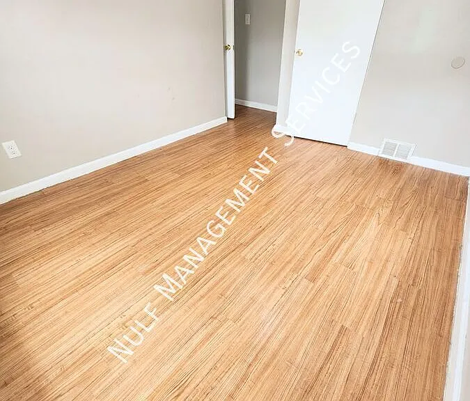 459 Idlewood Rd — Photo 5