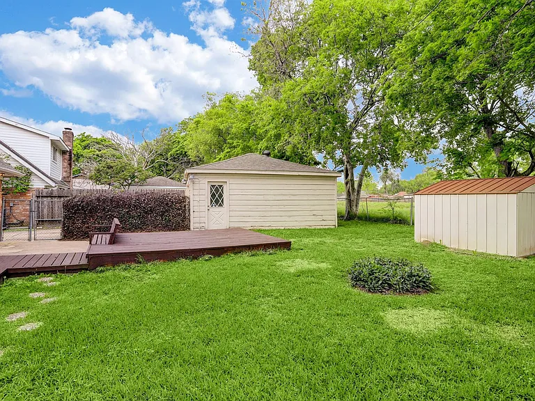 12346 Huntington Venture Dr — Photo 32