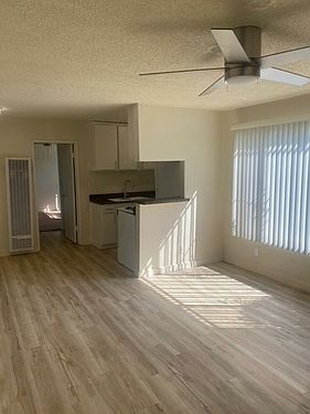 3rd image of 333 Vernon Ave APT 6
