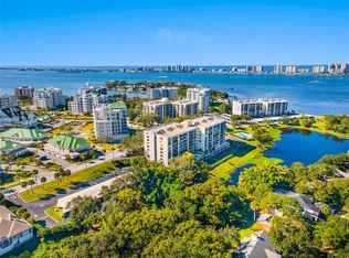 220 Belleview Blvd APT 102, Belleair, FL 33756