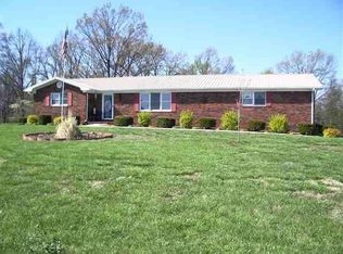 548 Rockcastle Rd, Cadiz, KY 42211