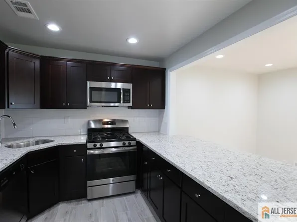 3406 Hana Rd, Edison, NJ 08817