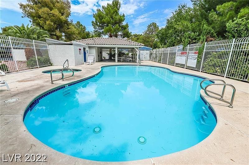 1st image of 2117 Chertsey Dr