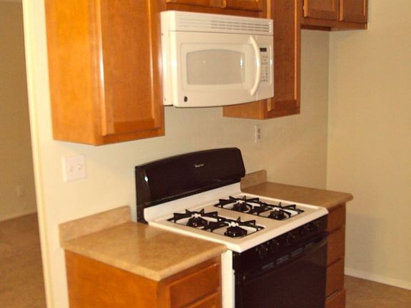 5th image of 4754 32nd St APT 02