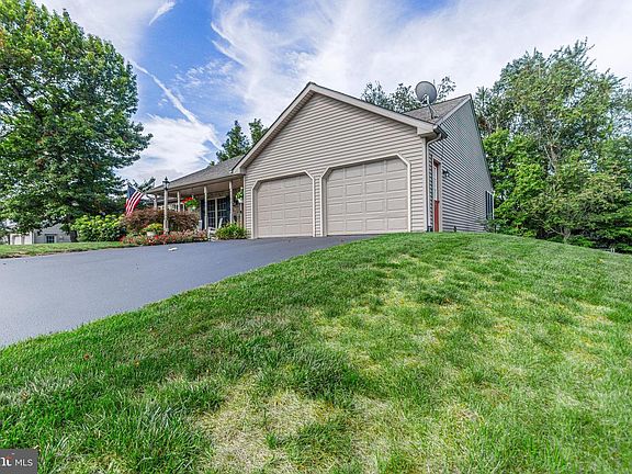 4th image of 255 Hedgewick Ln