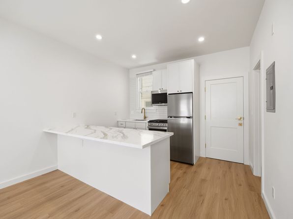 1085 Washington St APT 201