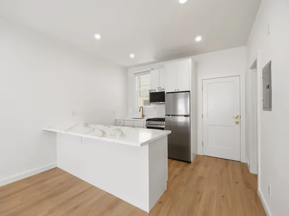 1085 Washington St APT 201, San Francisco, CA 94108