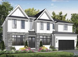 38 Cornwall Rd, Glen Rock, NJ 07452