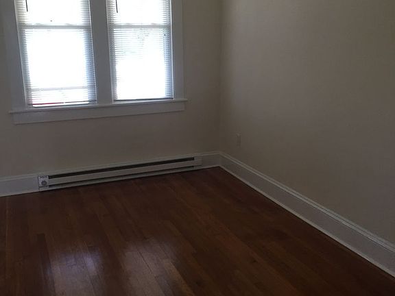 2nd image of 107 E 39th St APT 1