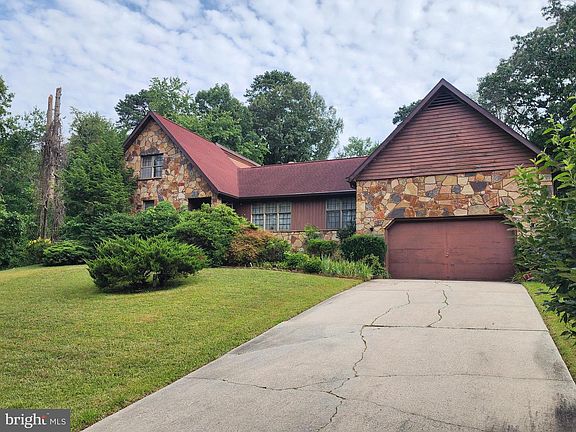 3rd image of 1377 Teaberry Ln E