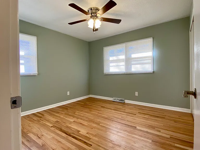105 Park Ln — Photo 14