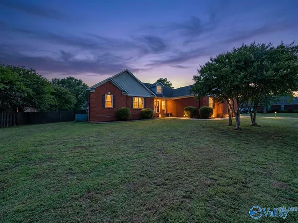 100 Bridle Bend Ct, Huntsville, AL 35811