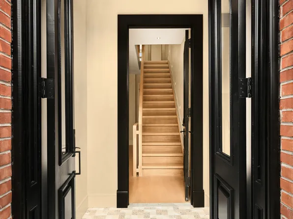 231 Macon Street image 9 of 26