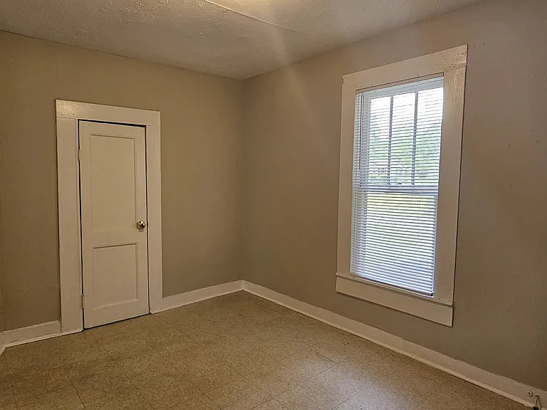 1107 E Lafayette St — Photo 63