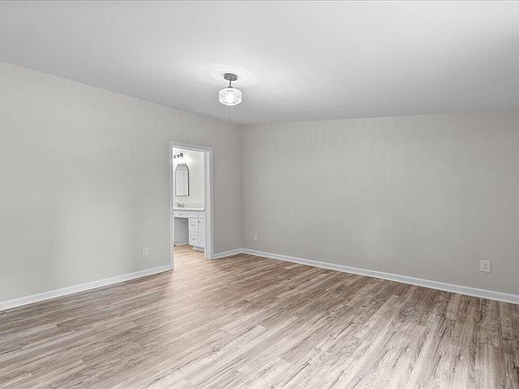 3rd image of 25 Green Pastures Rd