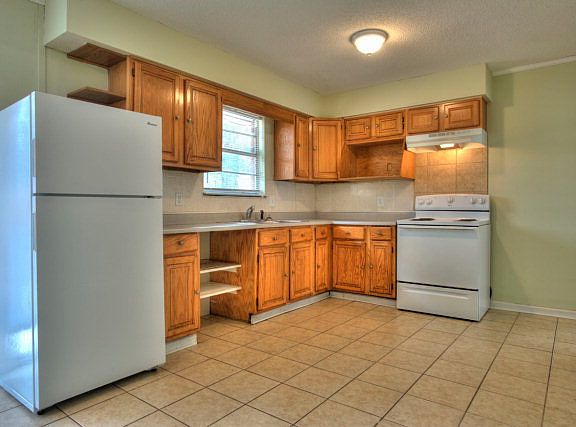 4th image of 4822 Malabar Dr