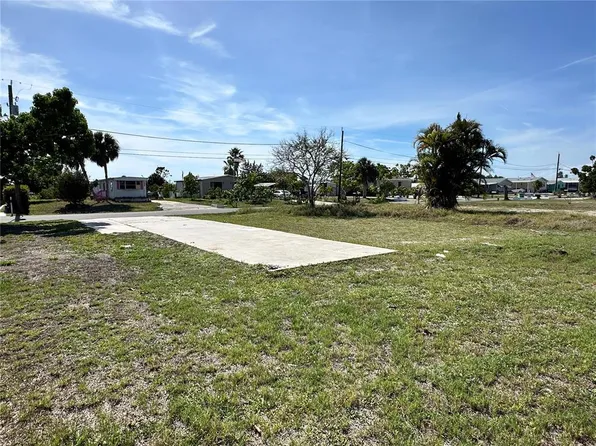 1427 Seagull Dr #5, Englewood, FL 34224
