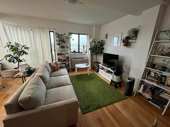 3rd image of 31-35 31st St #709