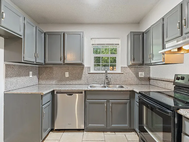 4935 Miller Ave — Photo 14