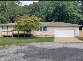 1700 Bambi Dr, Neosho, MO 64850