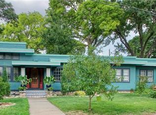 3631 W Roanoke Dr, Kansas City, MO 64111