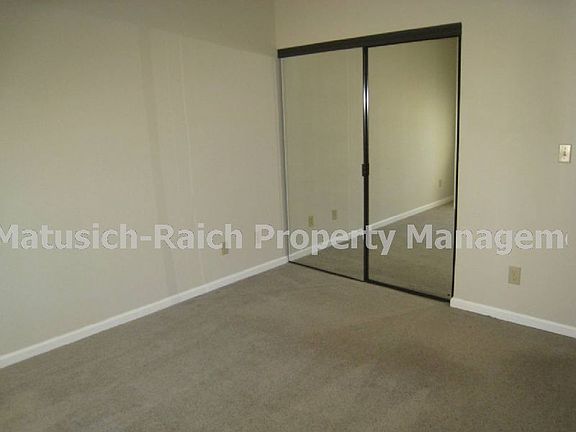 3rd image of 925 Lake Tahoe Ct