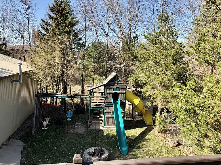 908 Sandusky Dr — Photo 18