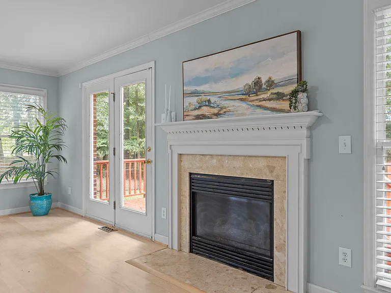 109 Oaklake Ct — Photo 3