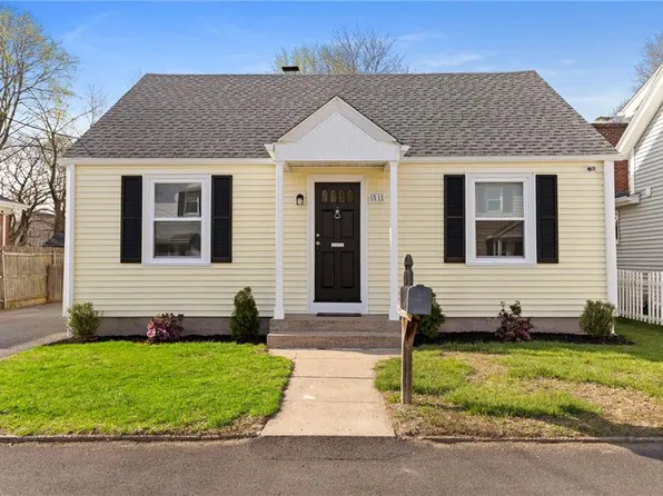 51 Hope St, Lincoln, RI 02865