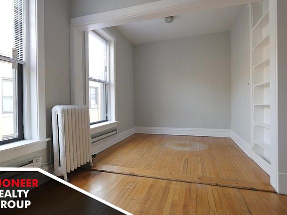 3rd image of 438 W Belden Ave APT 16