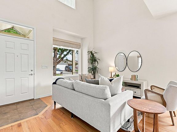 4th image of 833 S Coffman St #52