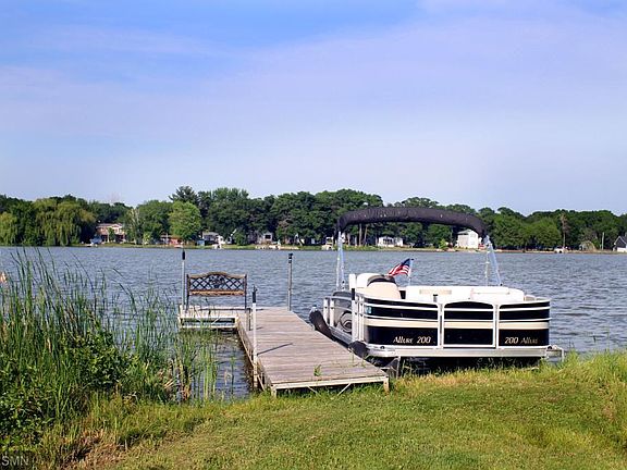 3rd image of 28631 Bay Shore Dr NW