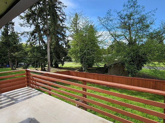 3rd image of 9827 158th St E #3