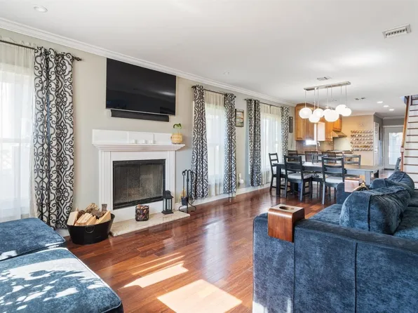 795 Guy Lombardo Avenue, Freeport, NY 11520