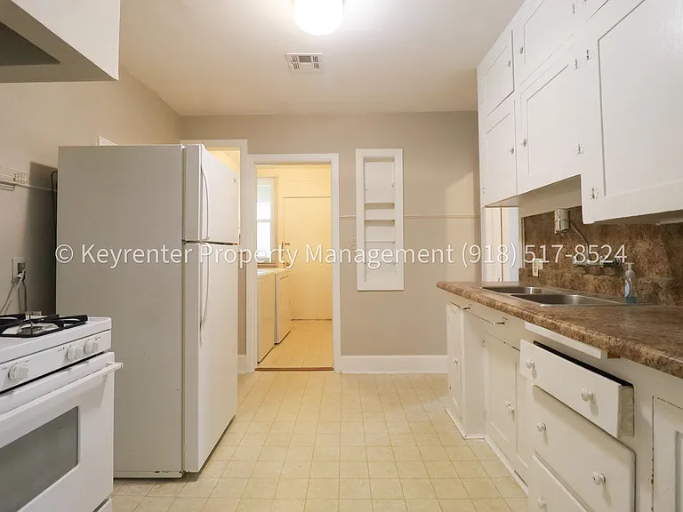 1626 S Indianapolis Ave — Photo 13